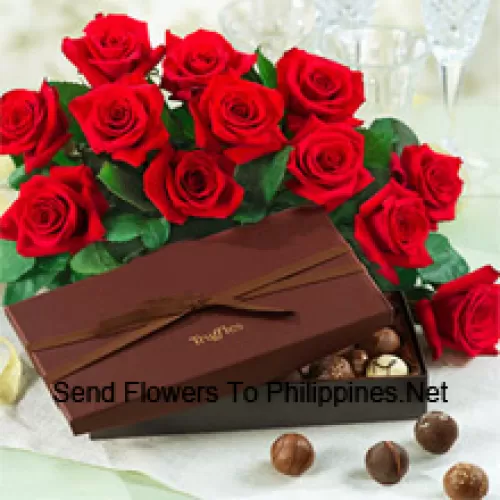Un hermoso ramo de 12 rosas rojas con relleno de temporada acompañado de una caja de chocolates importados