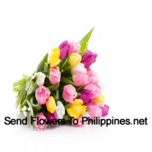 一束美丽的混色郁金香手捧花，搭配季节性的插花 - 请注意，如果某些季节性花卉不可用，将用价值相同的其他花代替
